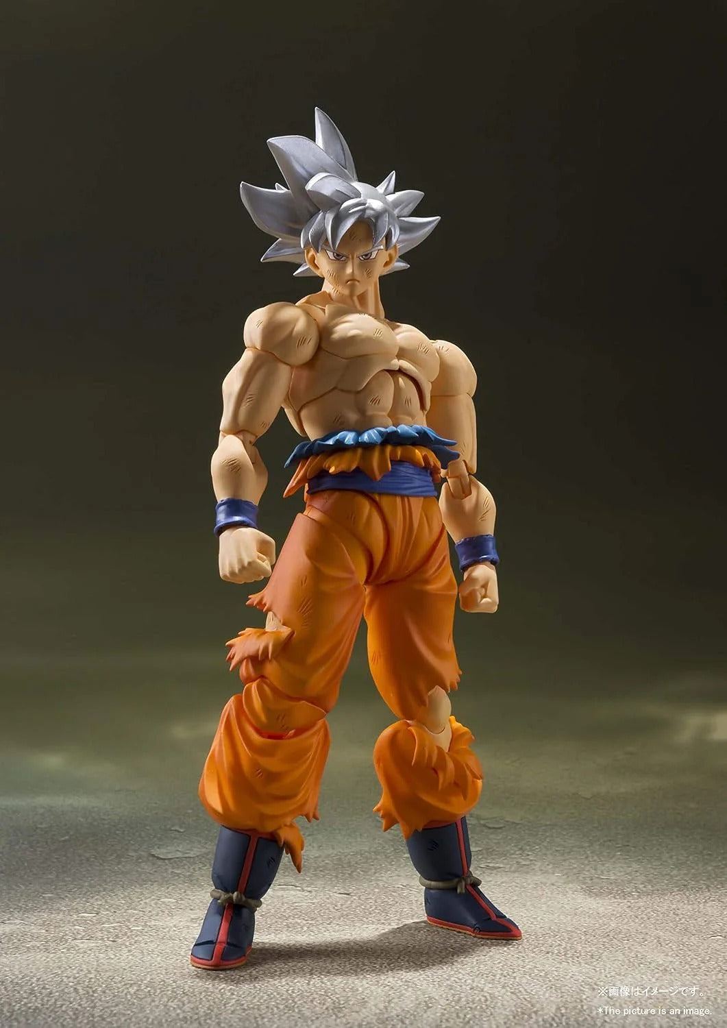 Premium Goku Ultra Instinct | Action Figure